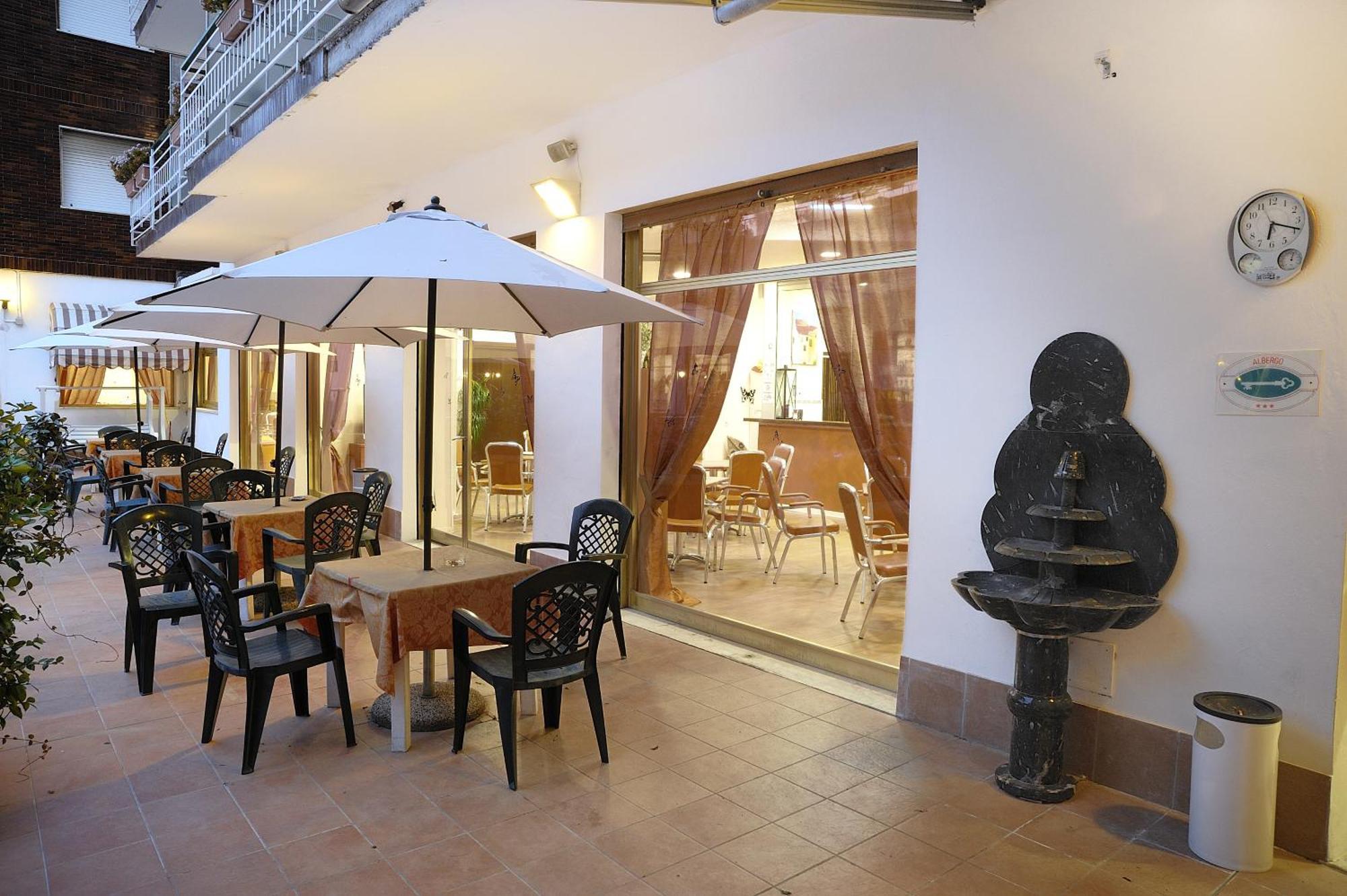 Hotel Arma Ristorante Arma di Taggia Εξωτερικό φωτογραφία