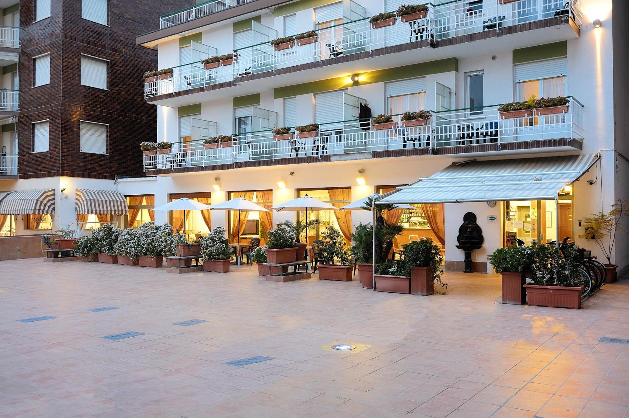 Hotel Arma Ristorante Arma di Taggia Εξωτερικό φωτογραφία